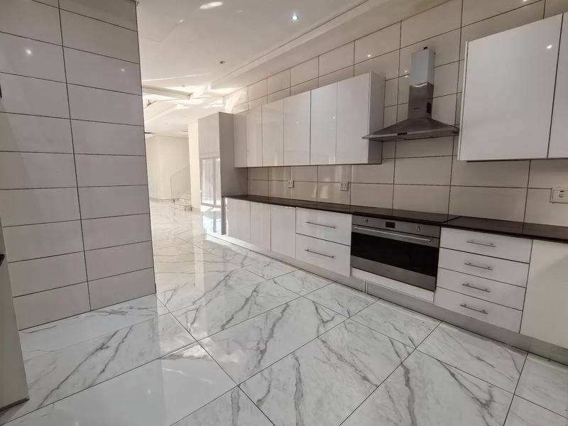 To Let 5 Bedroom Property for Rent in Bedfordview Gauteng