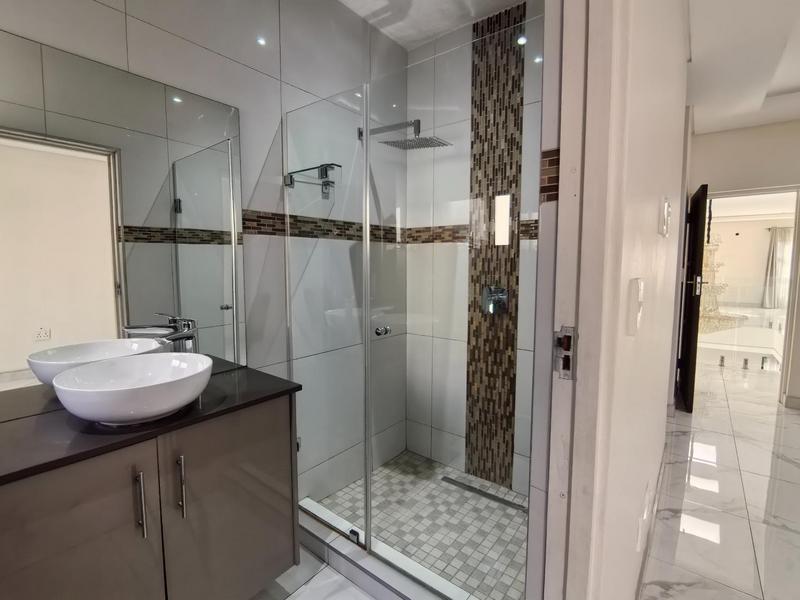 To Let 5 Bedroom Property for Rent in Bedfordview Gauteng