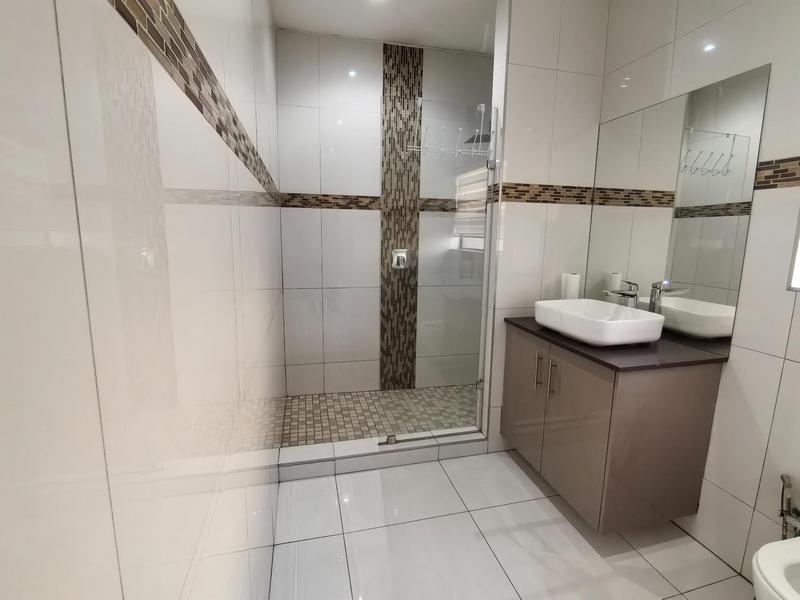 To Let 5 Bedroom Property for Rent in Bedfordview Gauteng