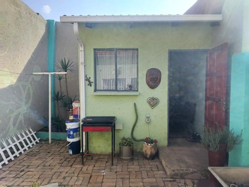 2 Bedroom Property for Sale in Lufhereng Gauteng
