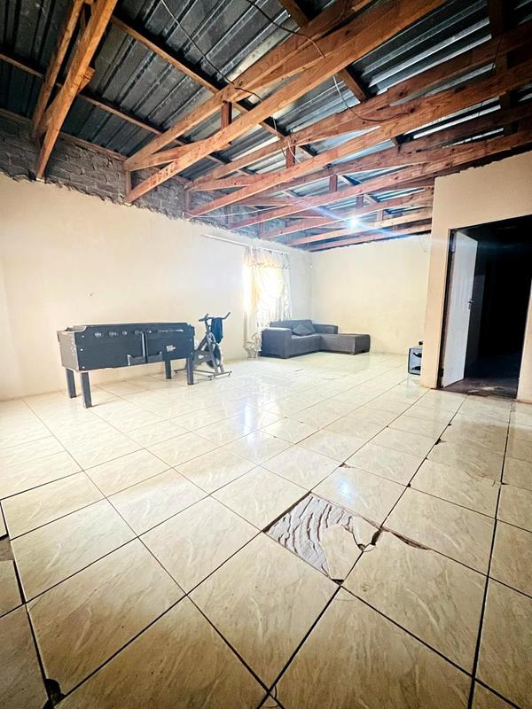 3 Bedroom Property for Sale in Simunye Gauteng