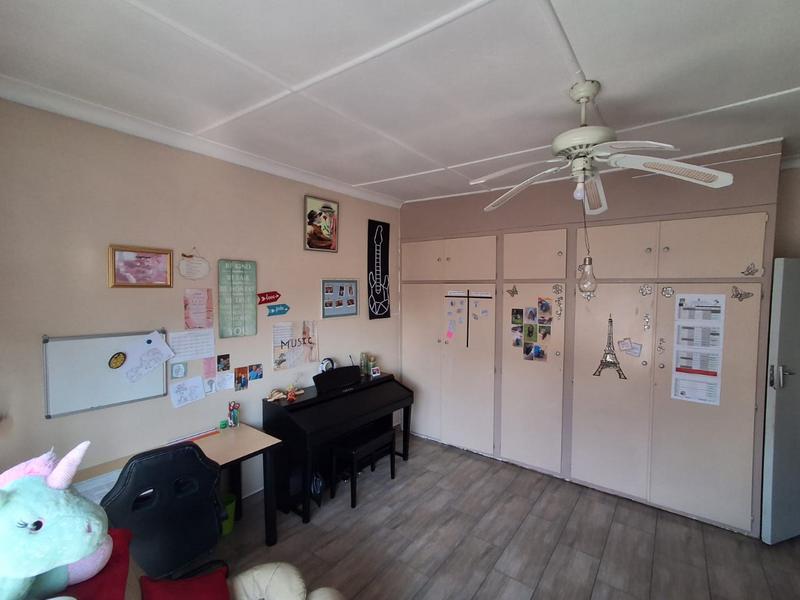 3 Bedroom Property for Sale in New Redruth Gauteng