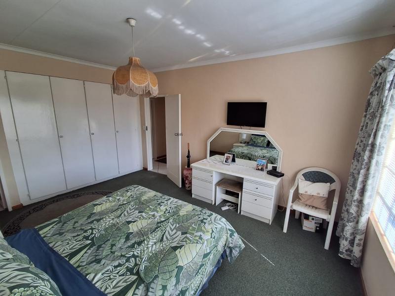 3 Bedroom Property for Sale in New Redruth Gauteng