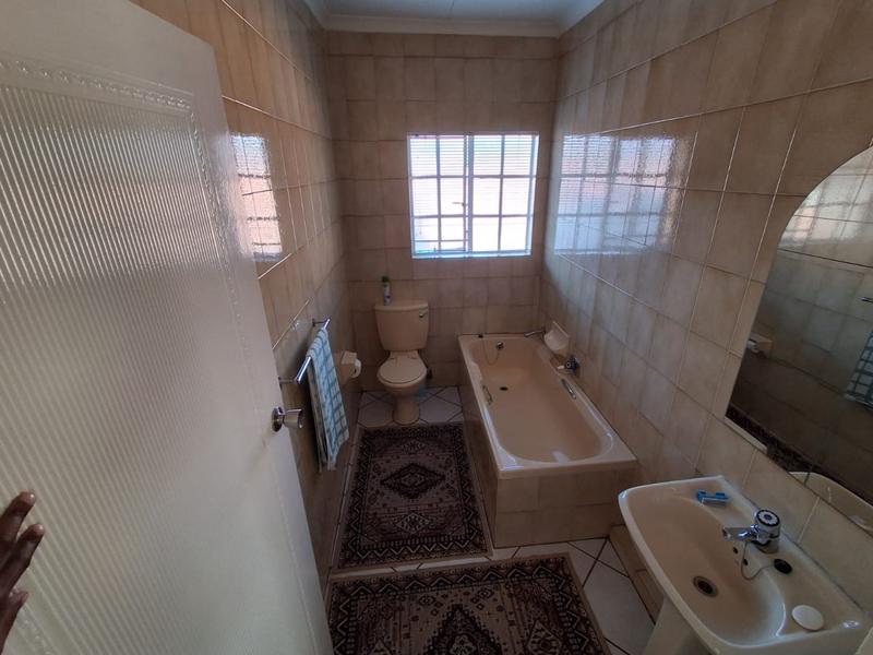 3 Bedroom Property for Sale in New Redruth Gauteng