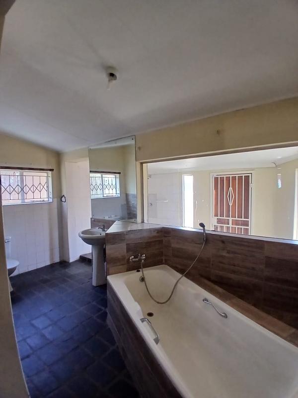 5 Bedroom Property for Sale in Brakpan Central Gauteng