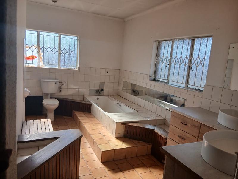 5 Bedroom Property for Sale in Brakpan Central Gauteng