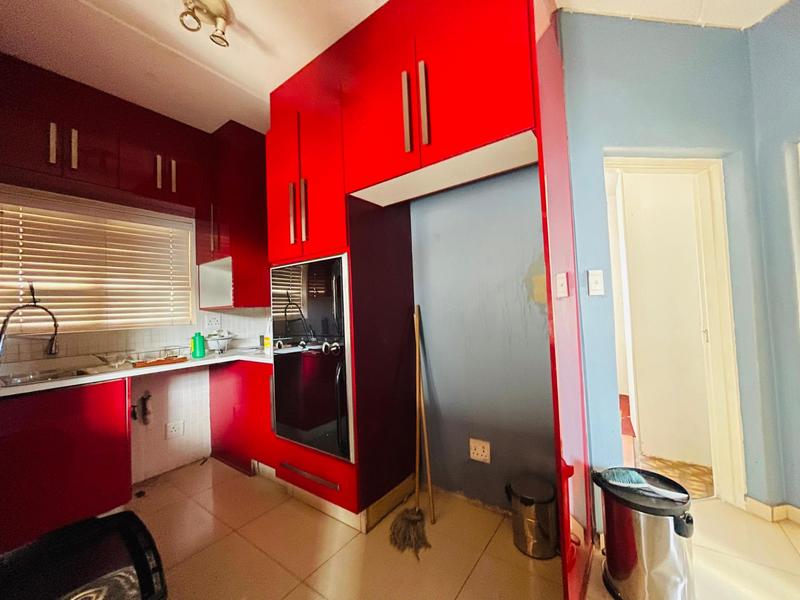 2 Bedroom Property for Sale in Mondeor Gauteng