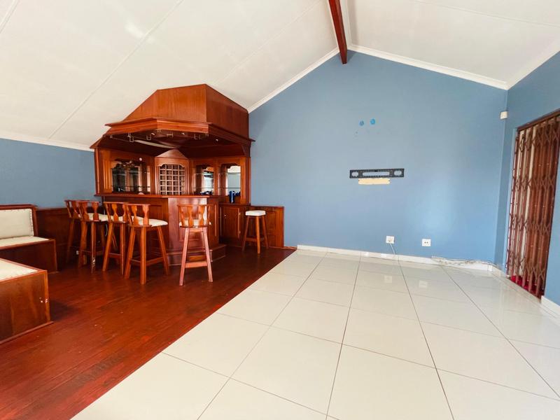 2 Bedroom Property for Sale in Mondeor Gauteng