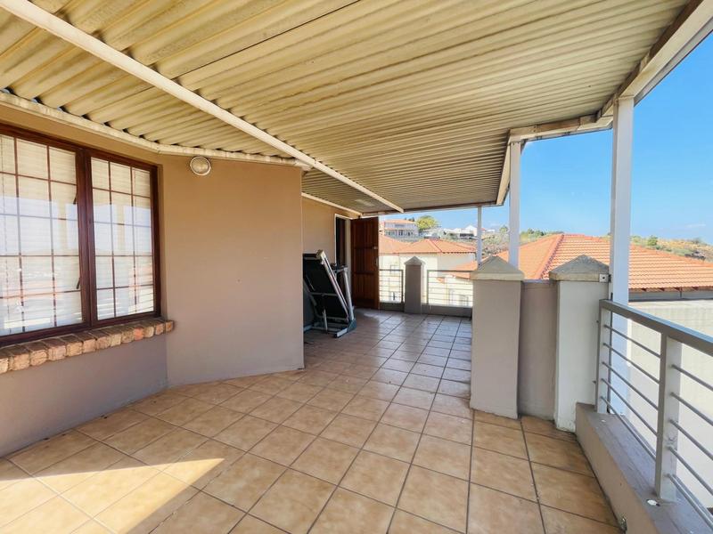 2 Bedroom Property for Sale in Mondeor Gauteng