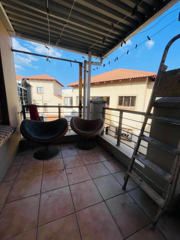 2 Bedroom Property for Sale in Mondeor Gauteng