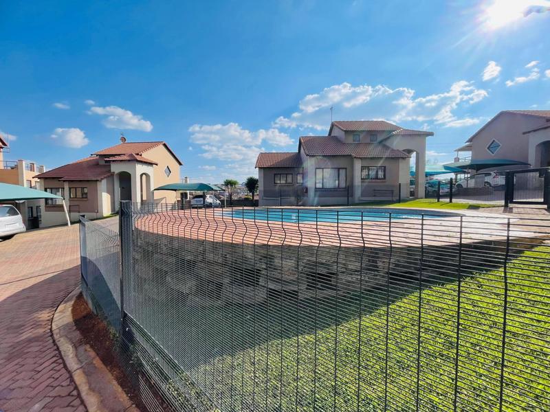 2 Bedroom Property for Sale in Mondeor Gauteng