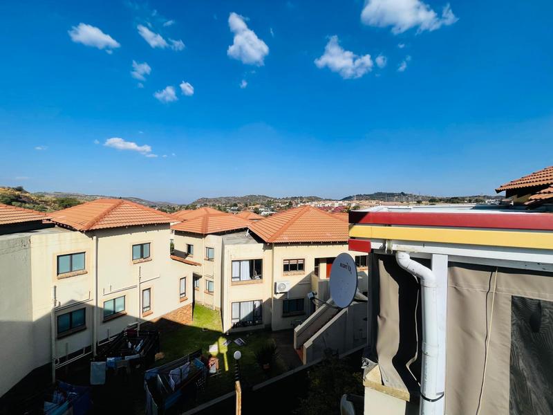 2 Bedroom Property for Sale in Mondeor Gauteng