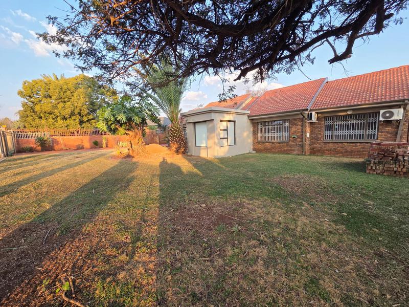 To Let 5 Bedroom Property for Rent in Erasmia Gauteng