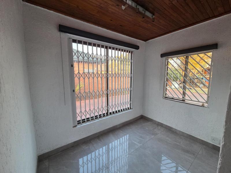 To Let 5 Bedroom Property for Rent in Erasmia Gauteng