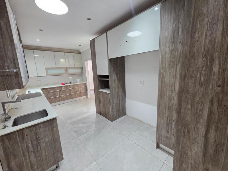 To Let 5 Bedroom Property for Rent in Erasmia Gauteng