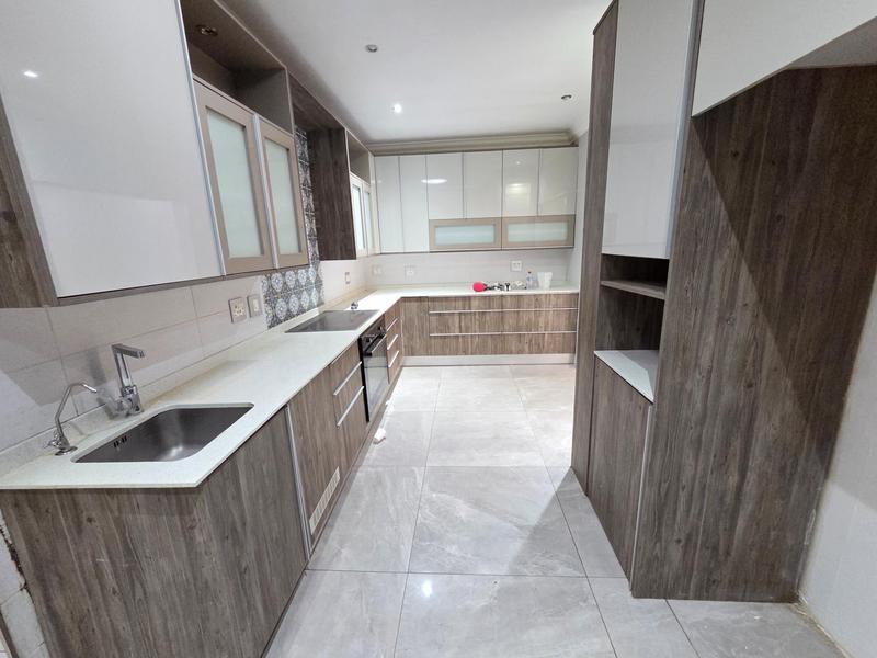To Let 5 Bedroom Property for Rent in Erasmia Gauteng