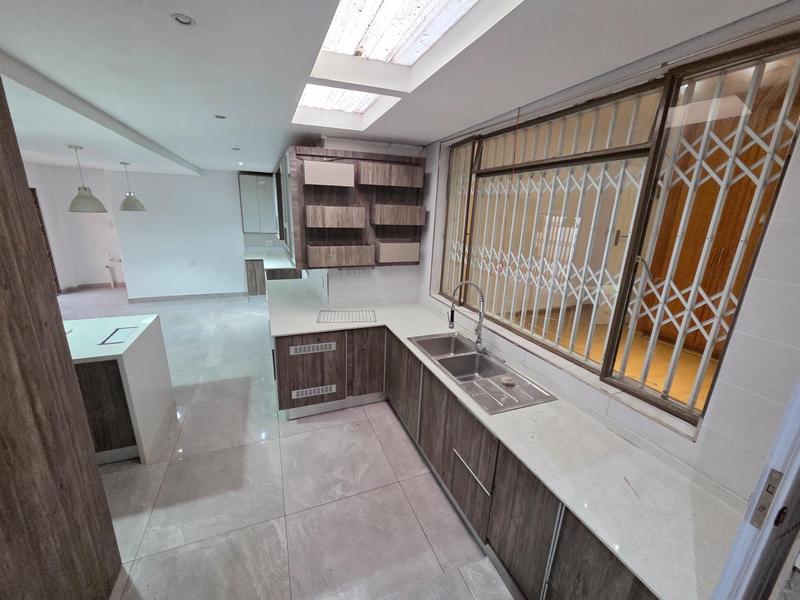 To Let 5 Bedroom Property for Rent in Erasmia Gauteng