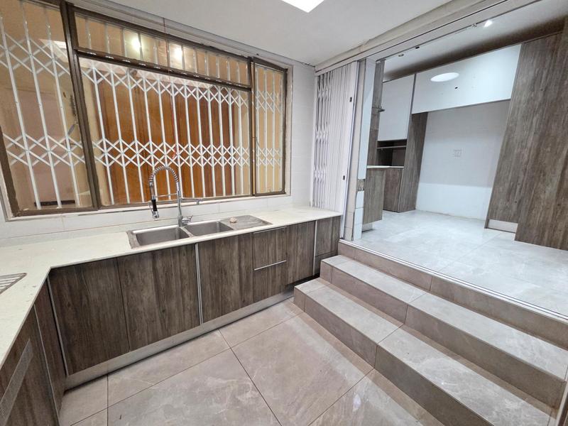 To Let 5 Bedroom Property for Rent in Erasmia Gauteng