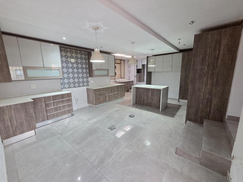 To Let 5 Bedroom Property for Rent in Erasmia Gauteng