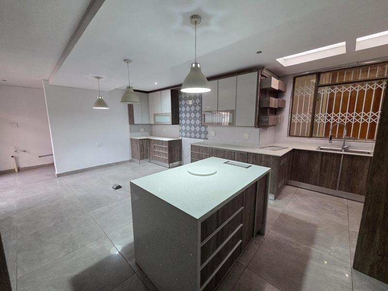 To Let 5 Bedroom Property for Rent in Erasmia Gauteng