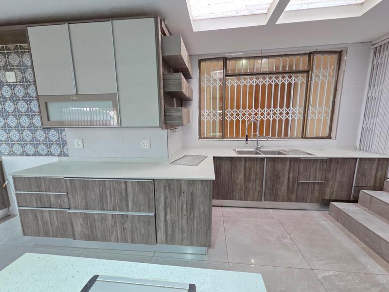 To Let 5 Bedroom Property for Rent in Erasmia Gauteng