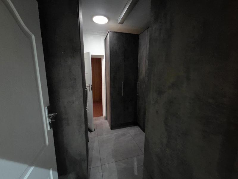 To Let 5 Bedroom Property for Rent in Erasmia Gauteng