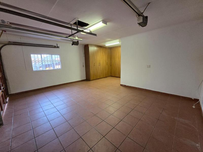 To Let 5 Bedroom Property for Rent in Erasmia Gauteng