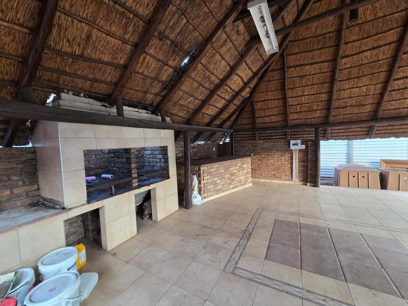 To Let 5 Bedroom Property for Rent in Erasmia Gauteng
