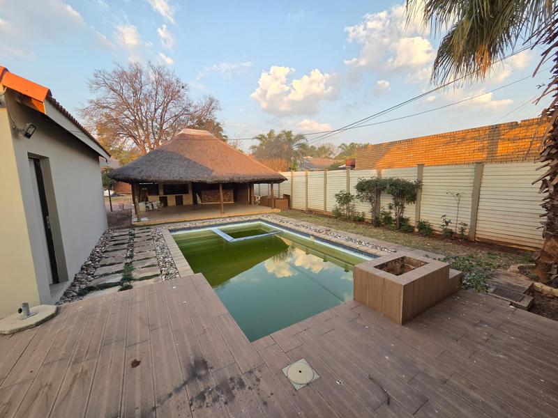To Let 5 Bedroom Property for Rent in Erasmia Gauteng