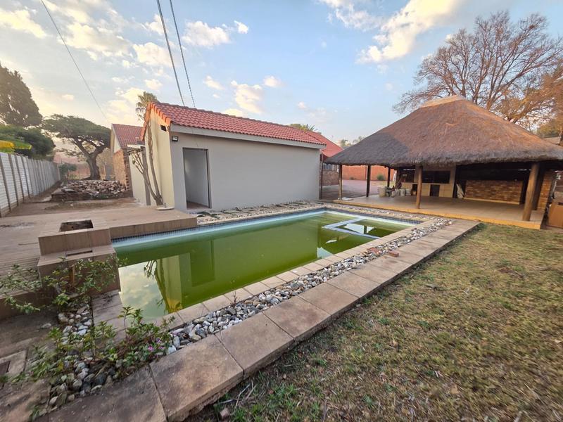 To Let 5 Bedroom Property for Rent in Erasmia Gauteng