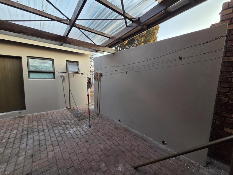 To Let 5 Bedroom Property for Rent in Erasmia Gauteng