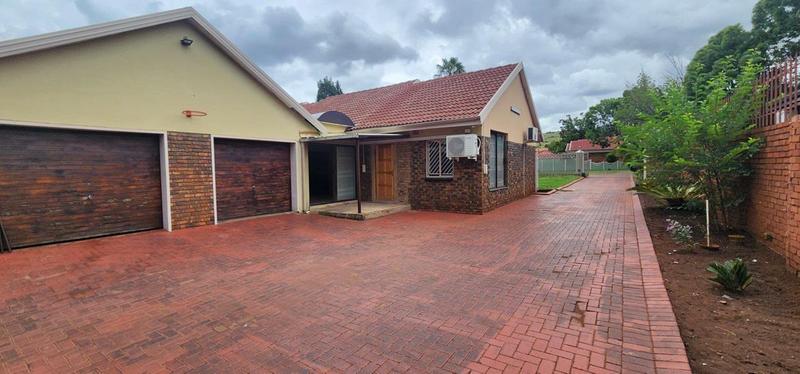 To Let 5 Bedroom Property for Rent in Erasmia Gauteng