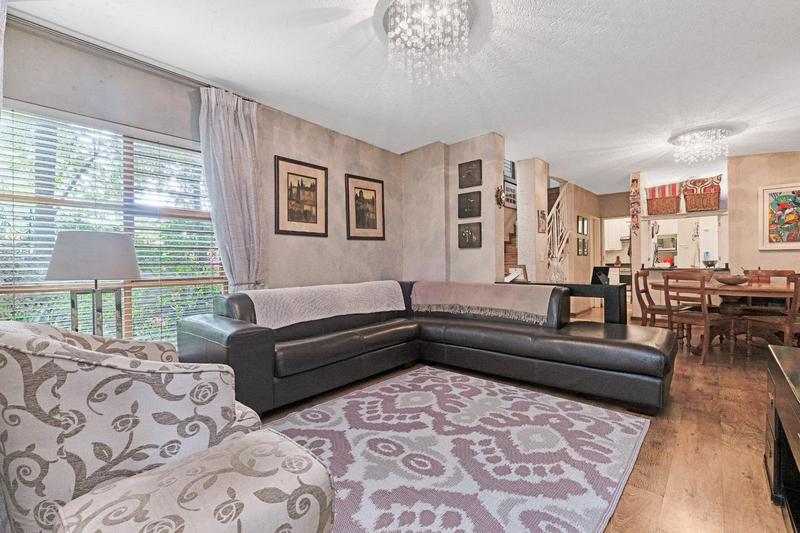 2 Bedroom Property for Sale in Benmore Gardens Gauteng