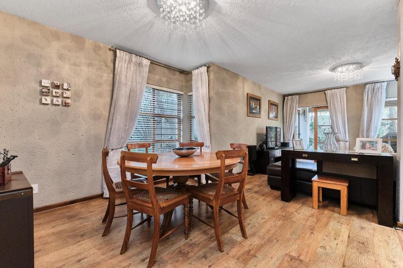 2 Bedroom Property for Sale in Benmore Gardens Gauteng