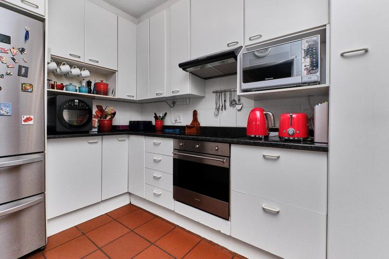 2 Bedroom Property for Sale in Benmore Gardens Gauteng
