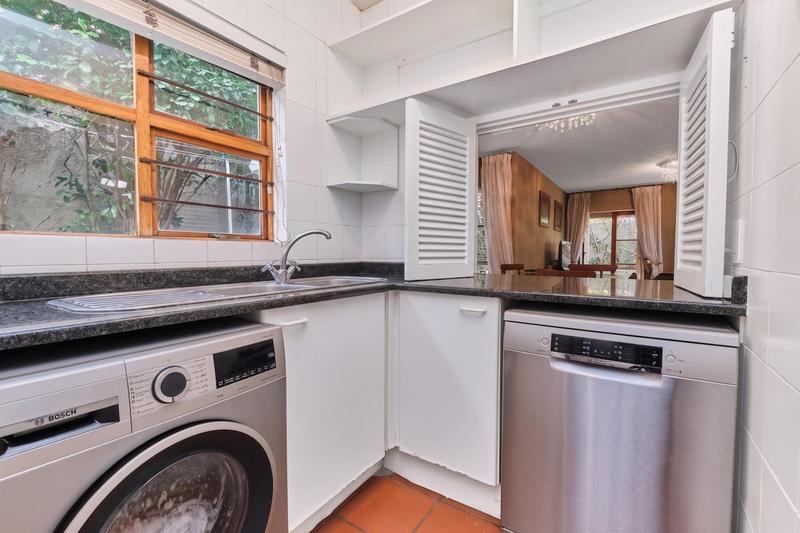 2 Bedroom Property for Sale in Benmore Gardens Gauteng