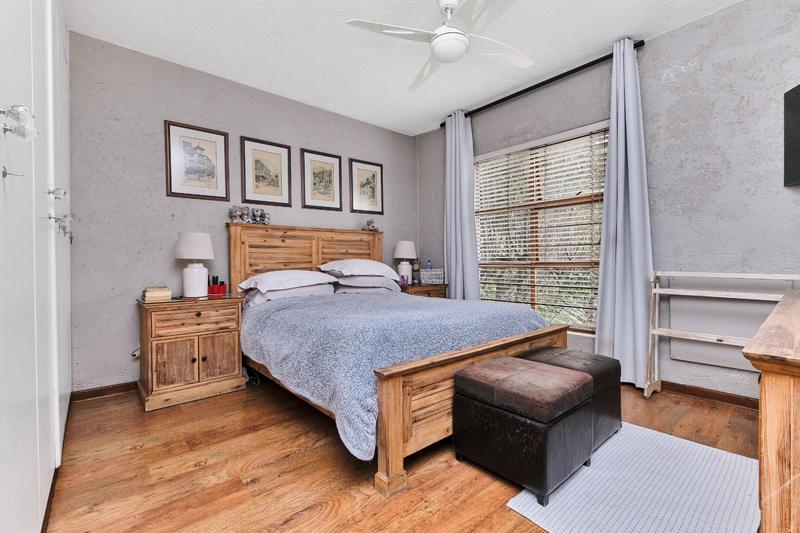 2 Bedroom Property for Sale in Benmore Gardens Gauteng