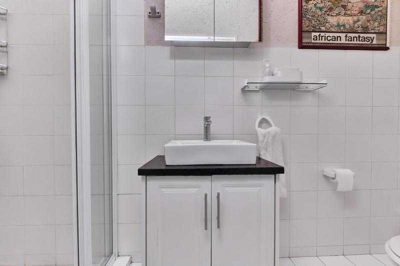 2 Bedroom Property for Sale in Benmore Gardens Gauteng
