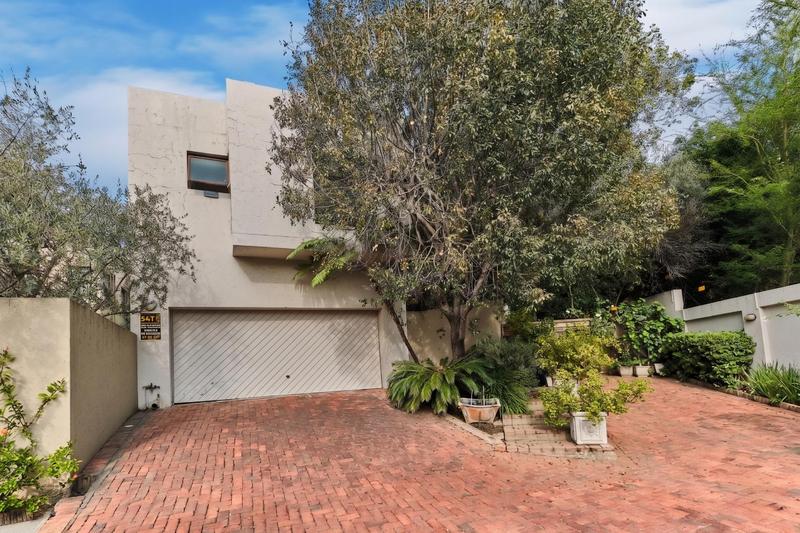 2 Bedroom Property for Sale in Benmore Gardens Gauteng