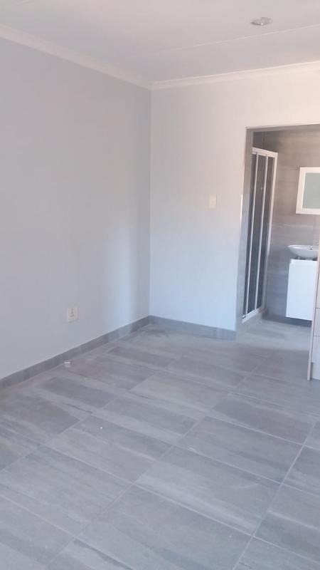 To Let 1 Bedroom Property for Rent in Horison View Gauteng