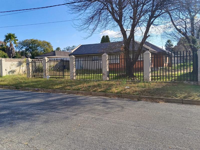 4 Bedroom Property for Sale in Discovery Gauteng
