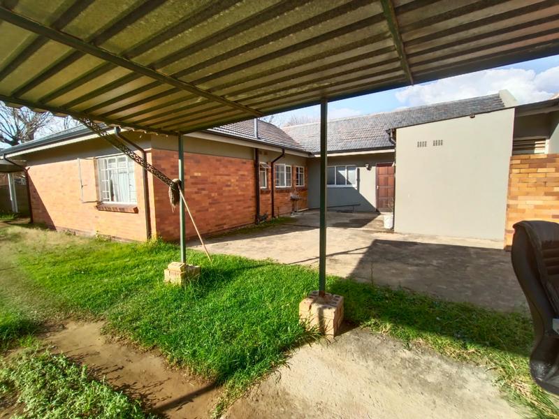 4 Bedroom Property for Sale in Discovery Gauteng