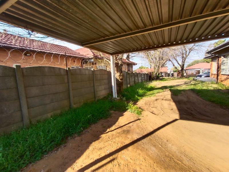 4 Bedroom Property for Sale in Discovery Gauteng
