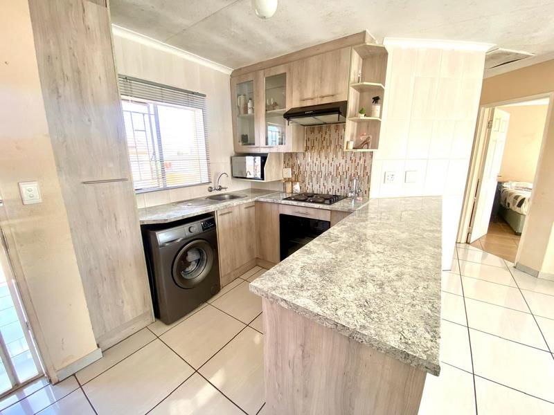 2 Bedroom Property for Sale in Groblerpark Gauteng