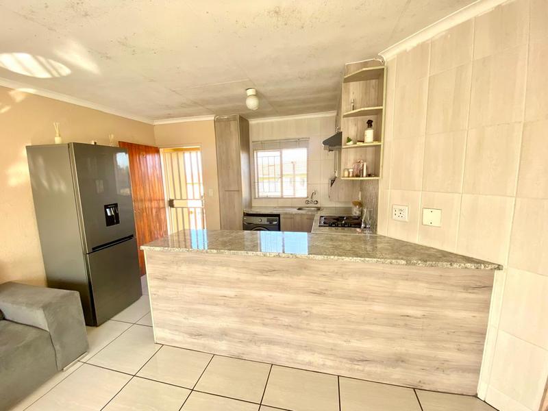 2 Bedroom Property for Sale in Groblerpark Gauteng