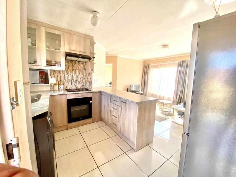 2 Bedroom Property for Sale in Groblerpark Gauteng