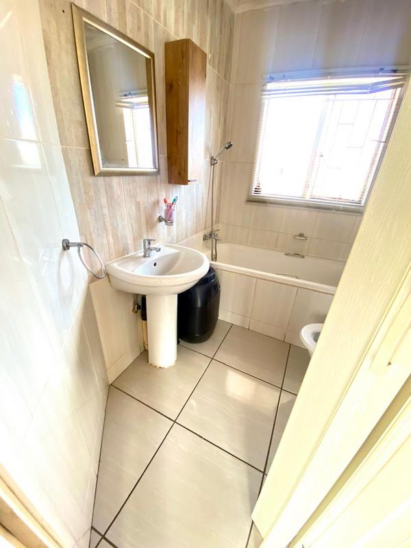 2 Bedroom Property for Sale in Groblerpark Gauteng