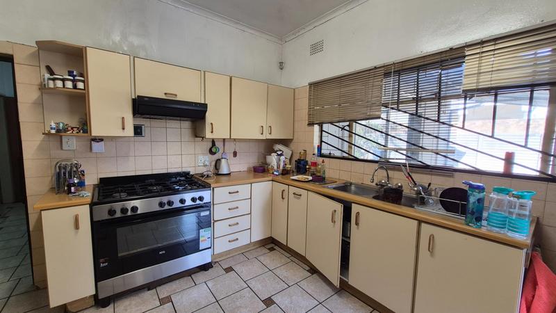 5 Bedroom Property for Sale in Eldoraigne Gauteng