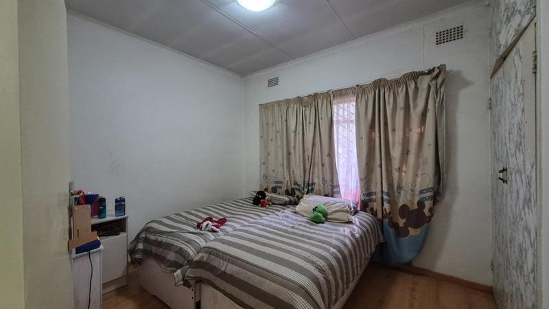 5 Bedroom Property for Sale in Eldoraigne Gauteng