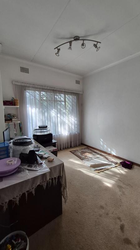 5 Bedroom Property for Sale in Eldoraigne Gauteng